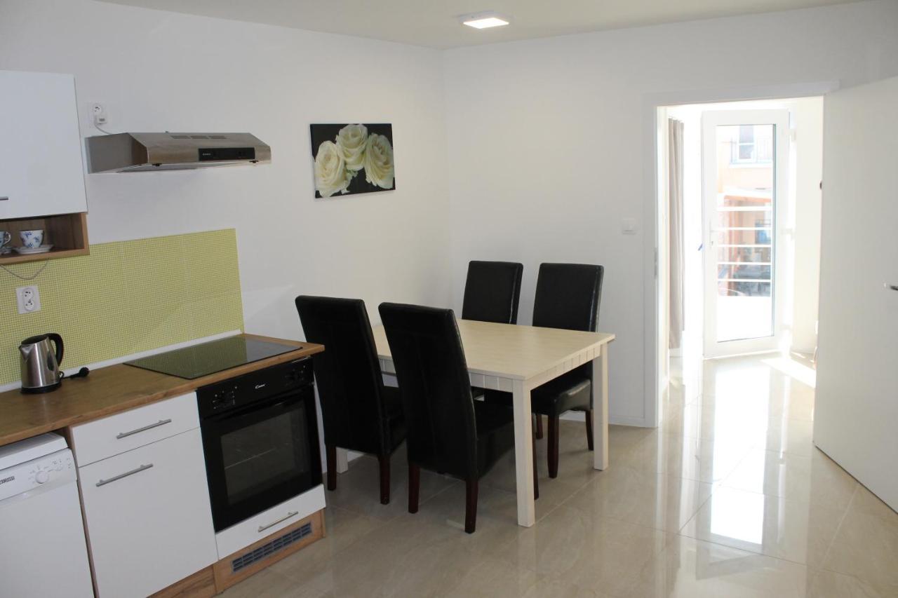 Apartmany Pri Auparku بييشتِني المظهر الخارجي الصورة