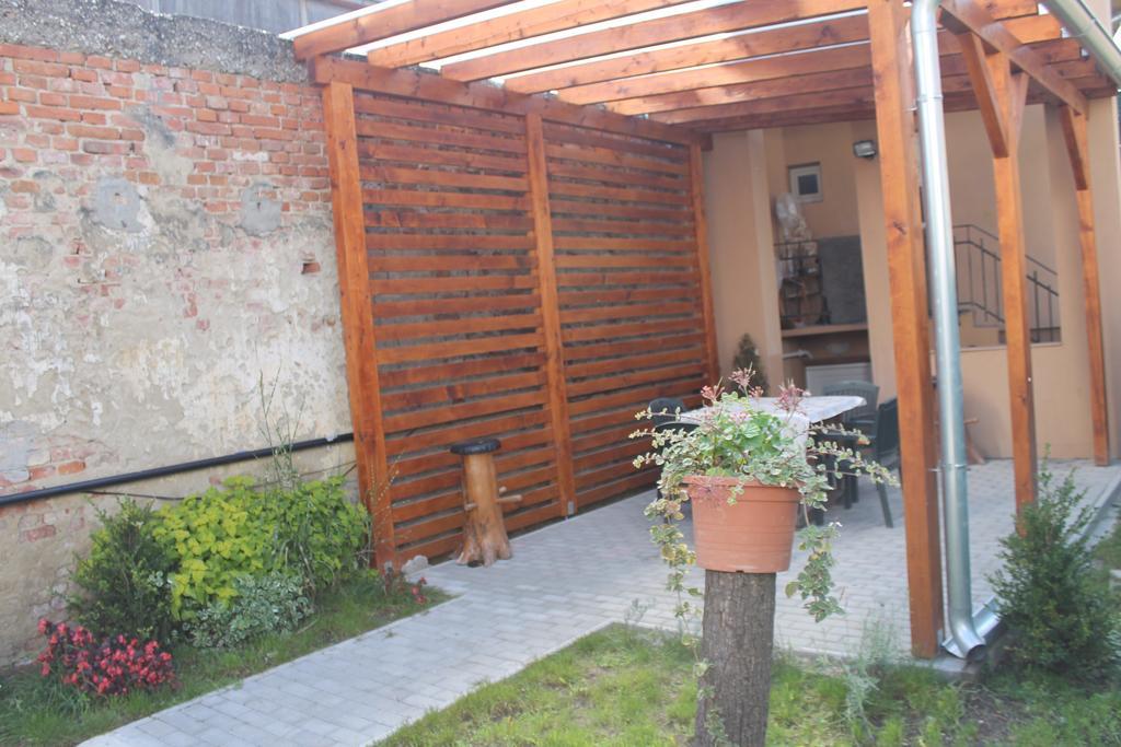 Apartmany Pri Auparku بييشتِني المظهر الخارجي الصورة